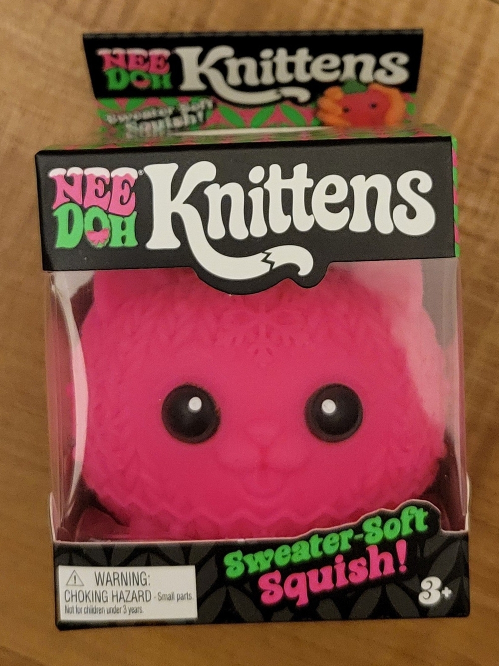 NIB NeeDoh Knittens - Bright Pink